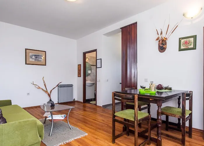 Cesarek A1 By Interhome דירה *